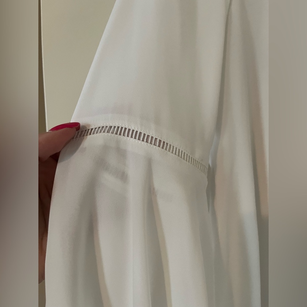 White House Black Market Bell Sleeve Flowy Rich White Blouse Women’s Size 8 - Picture 6 of 16